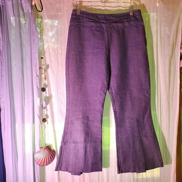 Xie Capri with Beautiful Fan Detail on the Back of Leg - Picture 3 of 10